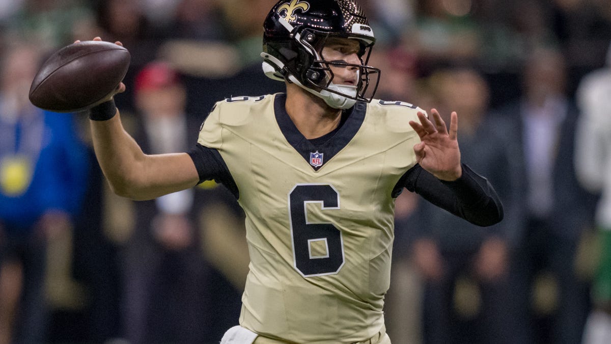 Saints at Titans odds, picks and predictions