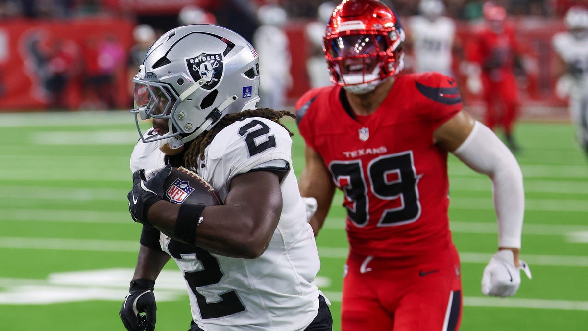 Giants at Raiders odds, picks and predictions