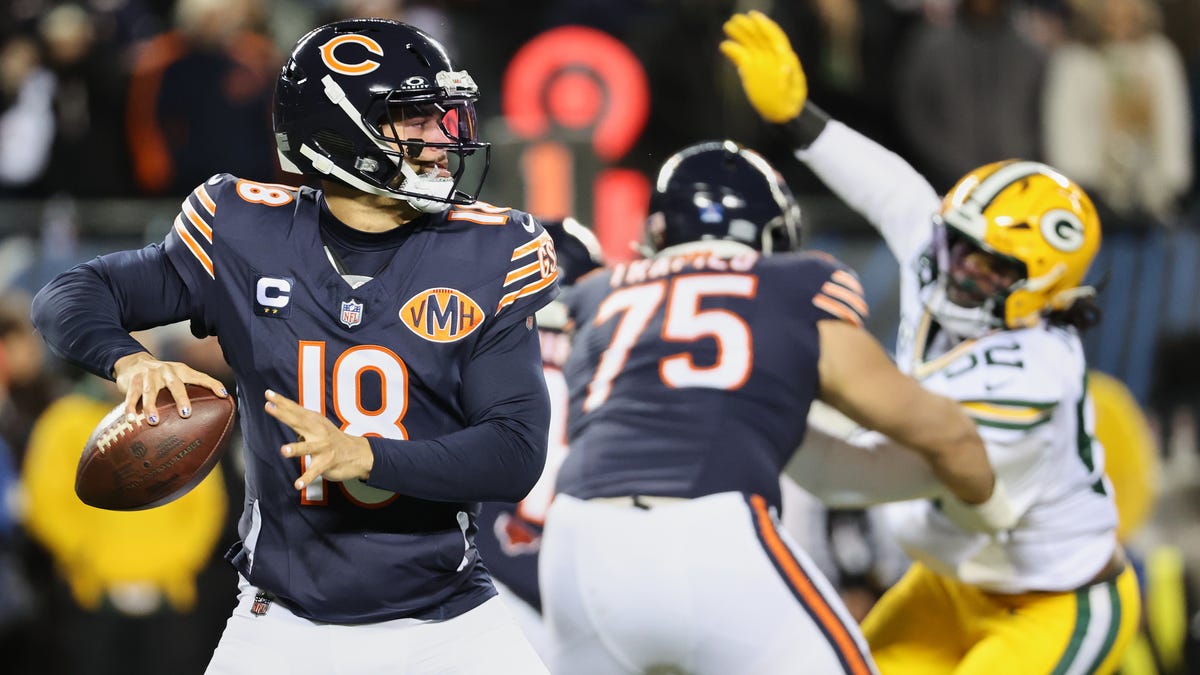 Bears at 49ers odds, picks and predictions