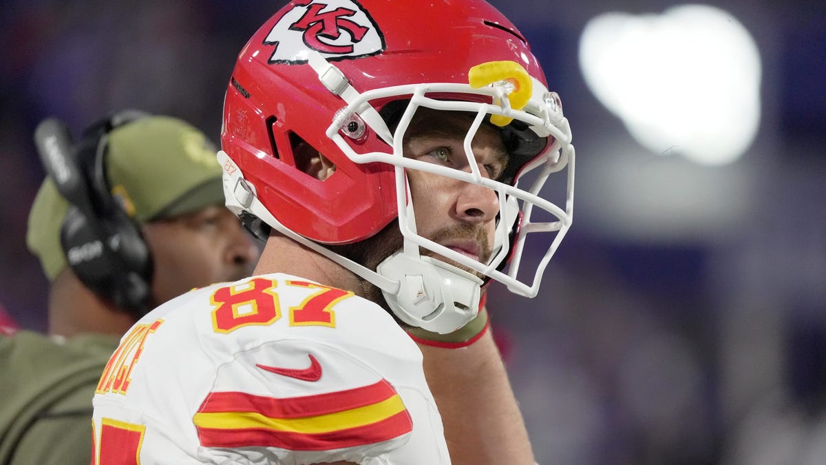 NFL Insider reveals details regarding Chiefs TE Travis Kelce's future