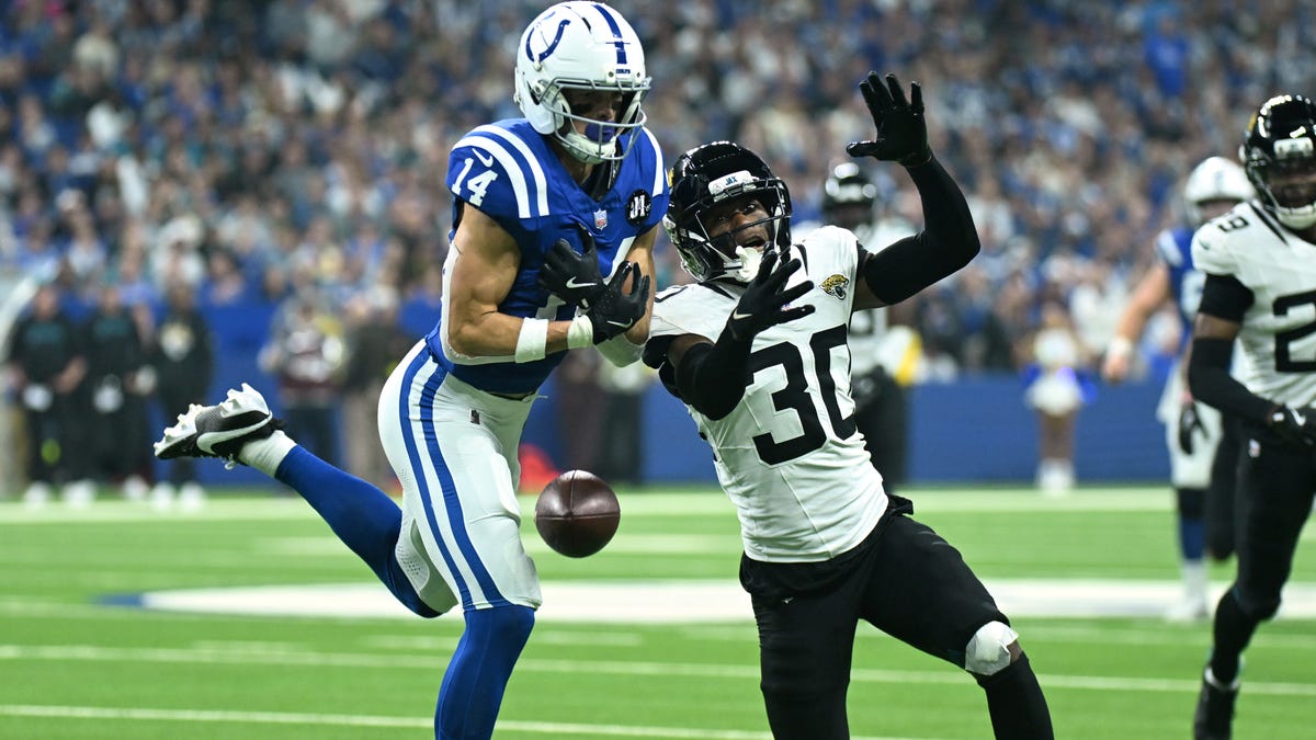 Jacksonville Jaguars defense rallied from shaky start to throttle the Colts