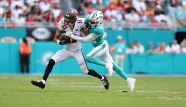 Former UW football star posts career-highs against Miami Dolphins