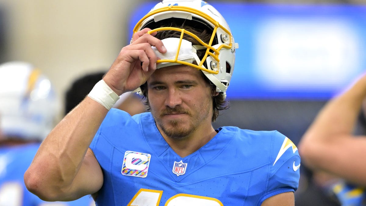 Chargers will rest key starters vs. Broncos in Week 18