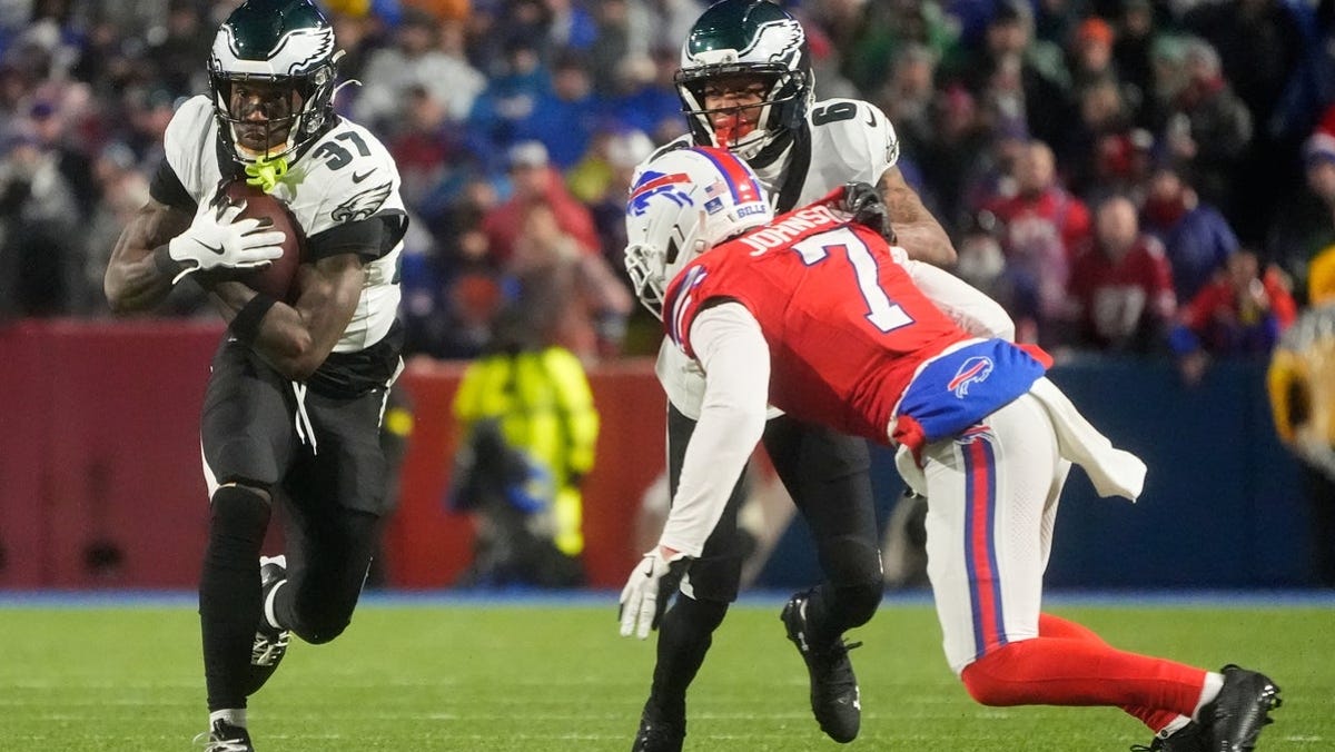 Get tickets to see DeVonta Smith vs. the Commanders