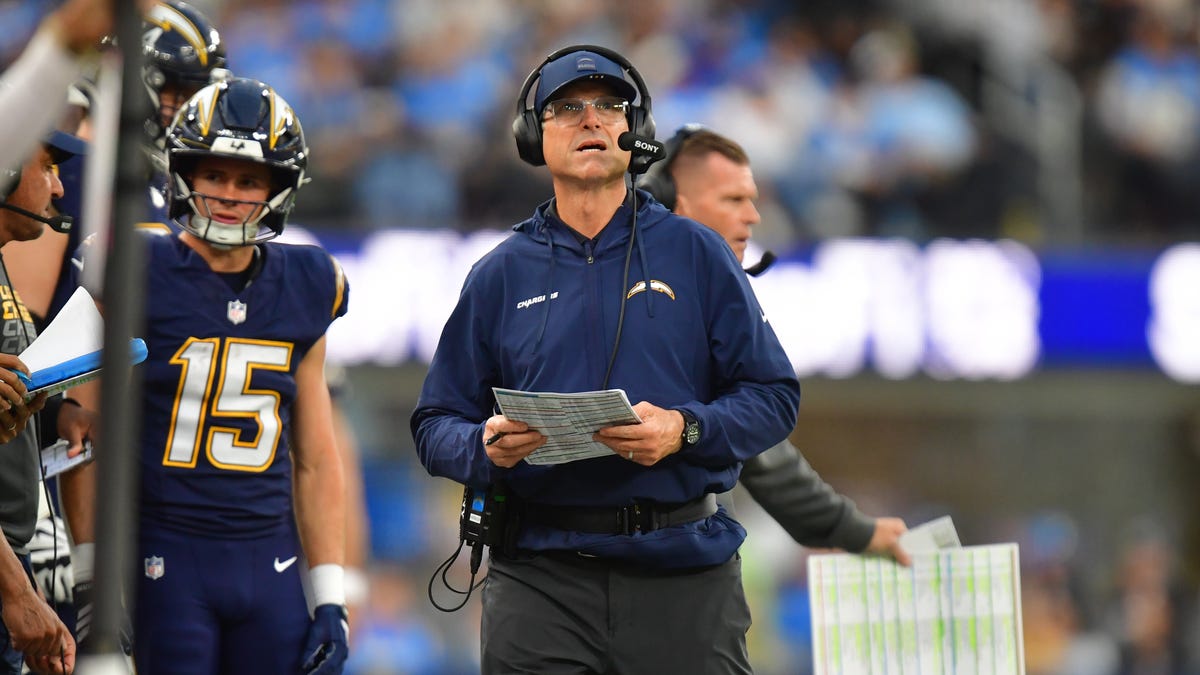 How Patriots Twitter reacted to Chargers resting starters vs. Broncos