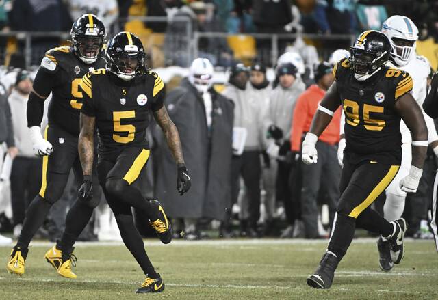 9142814_web1_ptr-steelersdolphins23-121625