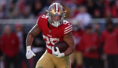 Patriots reshuffle roster, add veteran running back due to injuries