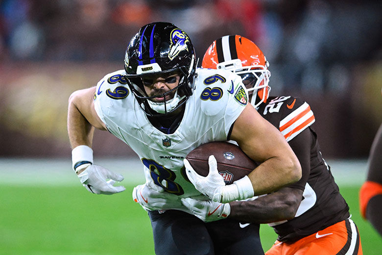 Ravens reach a 3-year contract extension with TE Mark Andrews, the franchise leader in catches