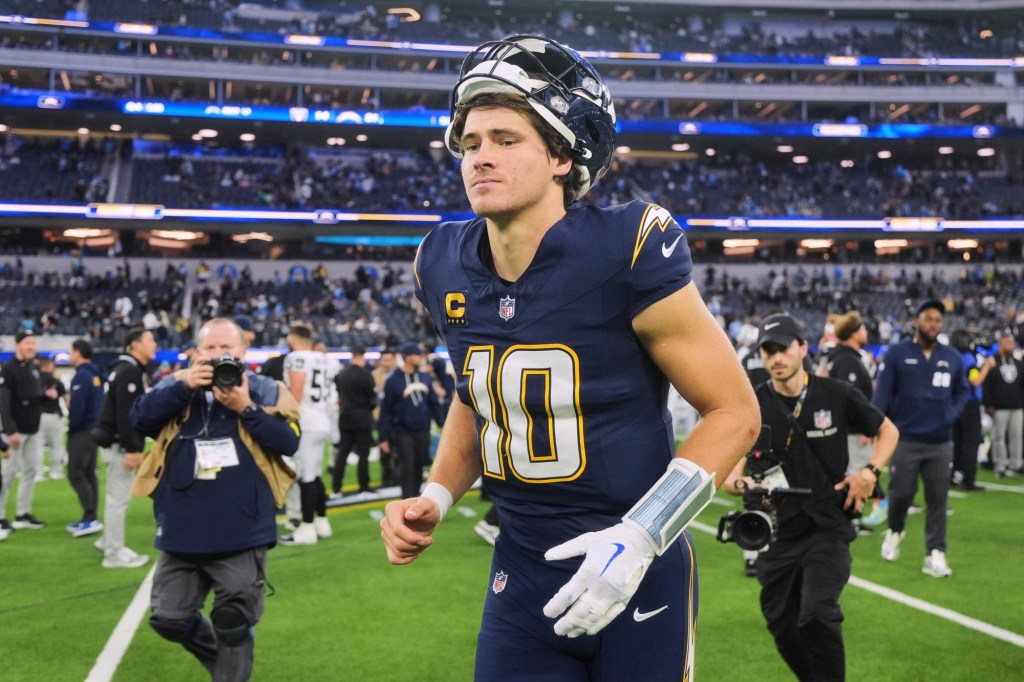 Chargers QB Justin Herbert questionable to play vs. Eagles – Orange County Register