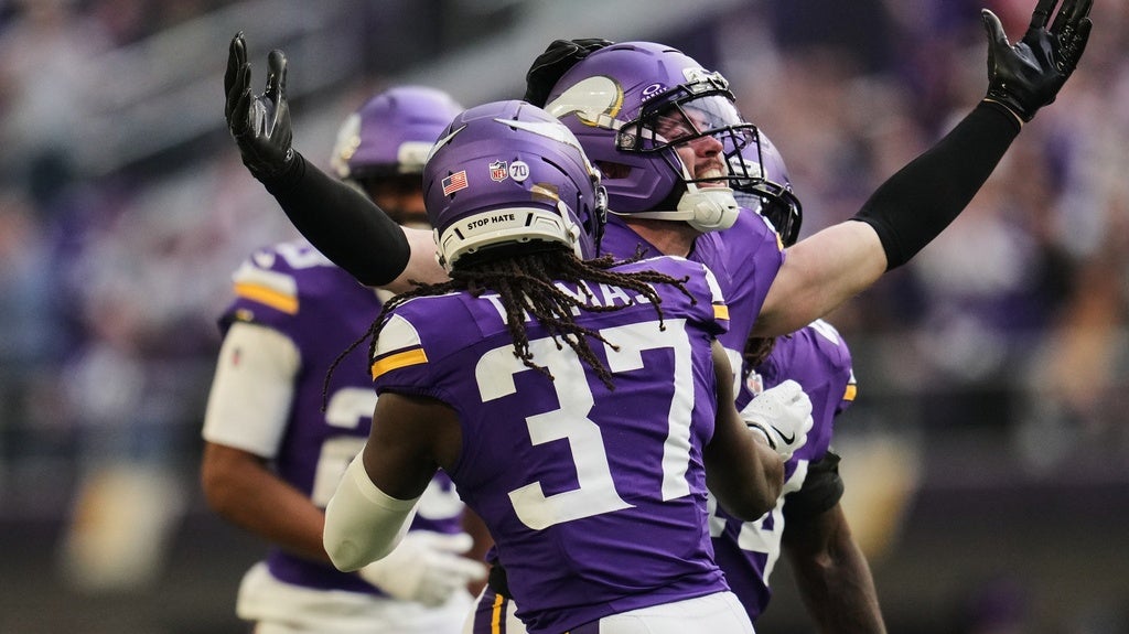 Watch: Locker room reaction following the Vikings 31-0 win over Washington