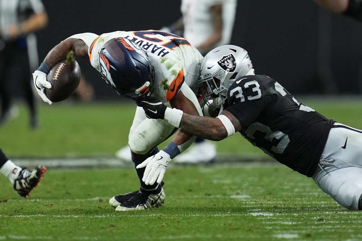 Raiders outclassed again as Broncos hand down 11th straight AFC West loss -
Las Vegas Sun News