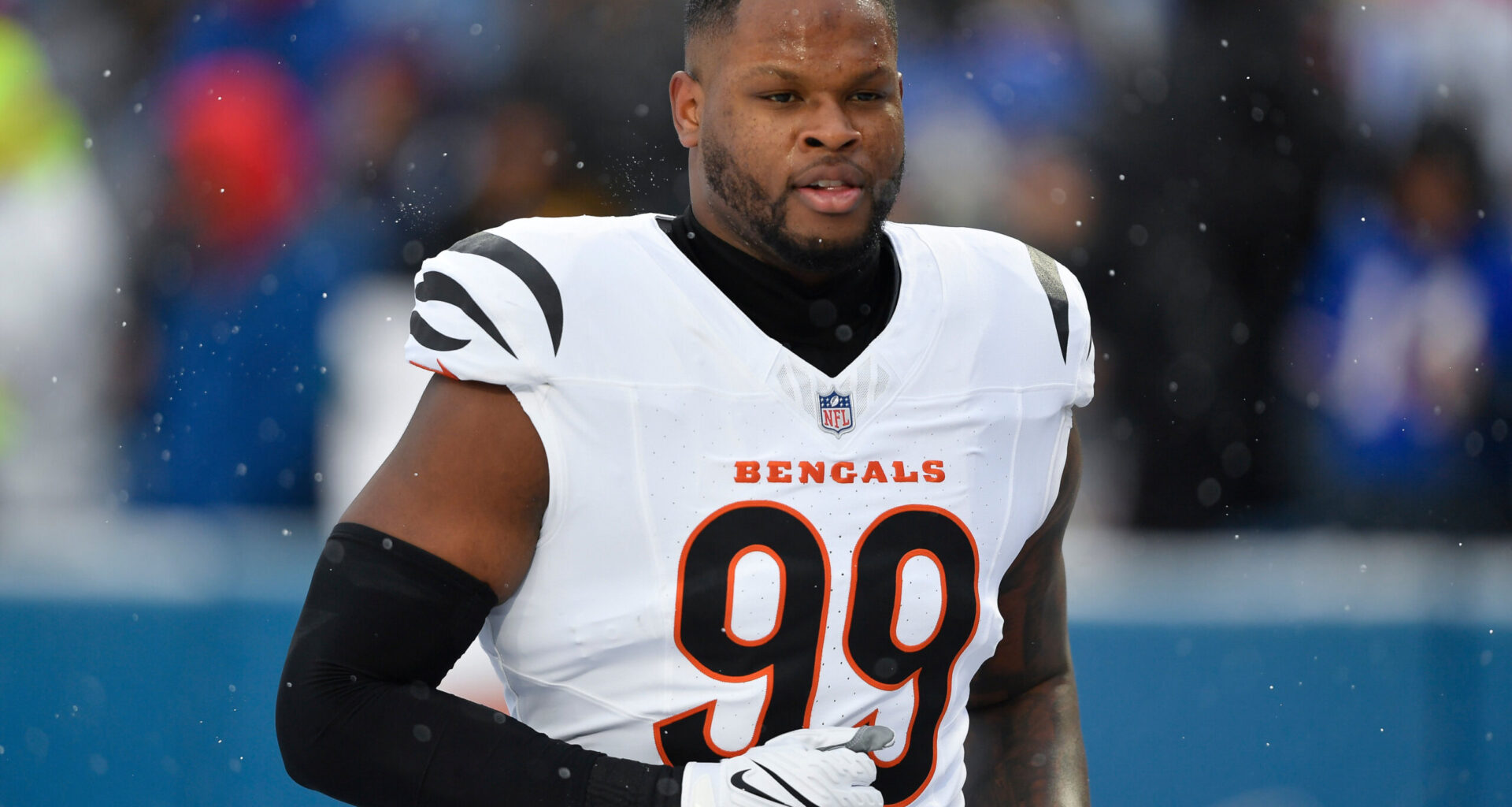 Bengals’ defenders Joseph Ossai and Myles Murphy are stepping up in the absence of Trey Hendrickson