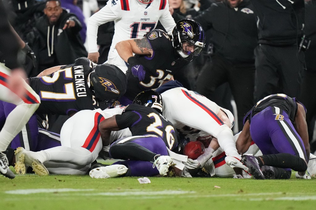 Mike Vrabel takes blame for Patriots' failed fake punt vs. Ravens