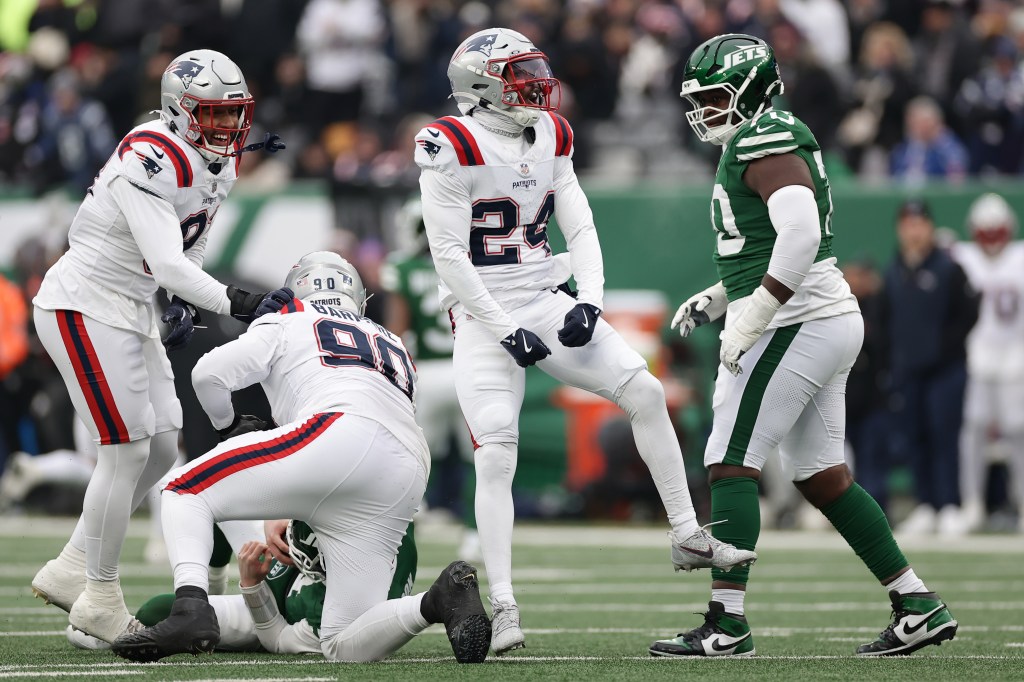Patriots show killer instinct destroying Jets before season finale