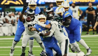 Birds, Hurts bomb test against Chargers