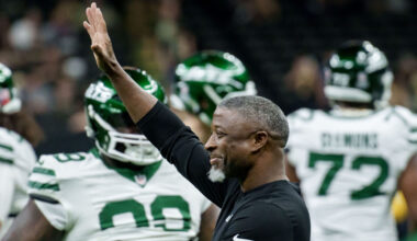 Aaron Glenn Announces Jets' Starting QB For Week 17 Meeting Vs. Patriots