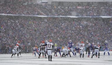 Bengals blow 10-point lead, playoff chances in loss to Bills