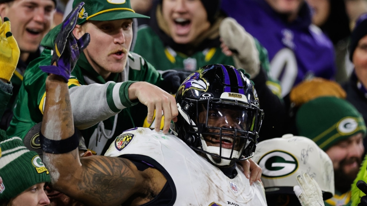 NFL Saturday: Derrick Henry runs over Packers, Texans clinch playoff spot