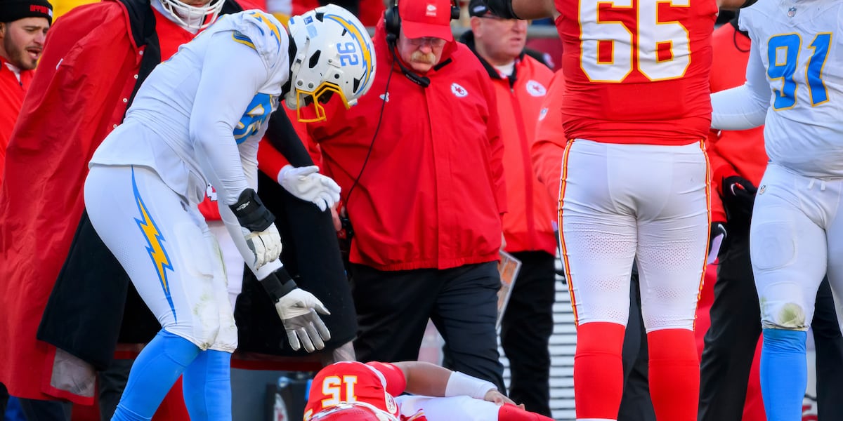 Mahomes undergoes ACL surgery in Dallas after exiting Chargers game with knee injury