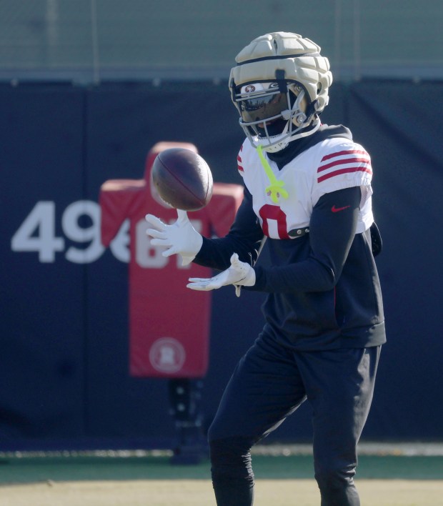 San Francisco 49ers Renardo Green makes a catch during practice at Levi's Stadium in Santa Clara, Calif., on Thursday, Dec. 11, 2025. (Jane Tyska/Bay Area News Group)