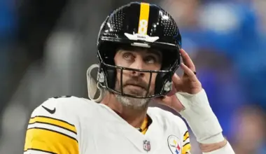 Mike Tomlin suggests if Aaron Rodgers could be benched for Steelers vs Browns