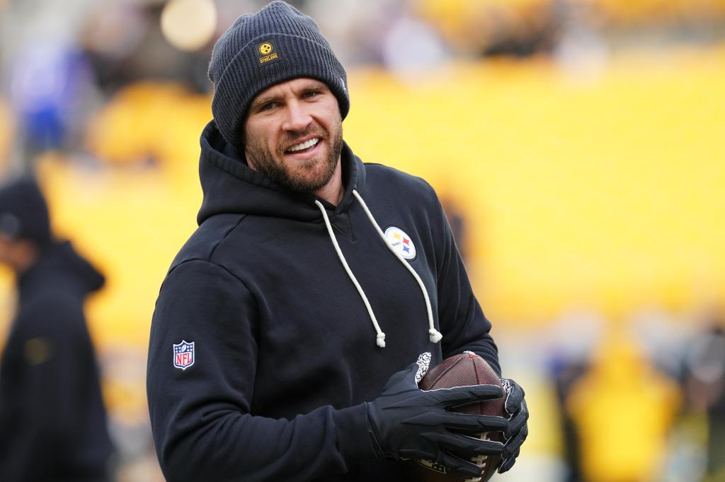 Pittsburgh Steelers LB T.J. Watt has surgery to repair partially collapsed lung caused by dry-needling issue – Chicago Tribune