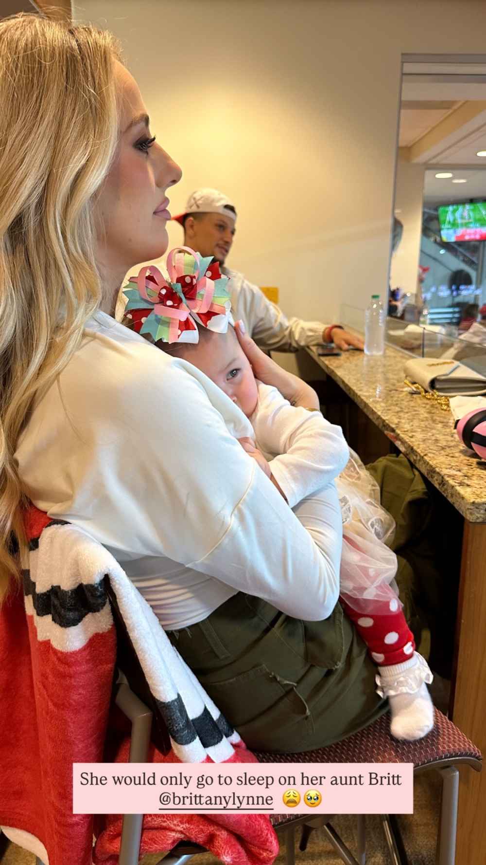 Brittany Mahomes Chiefs Holiday Game Look