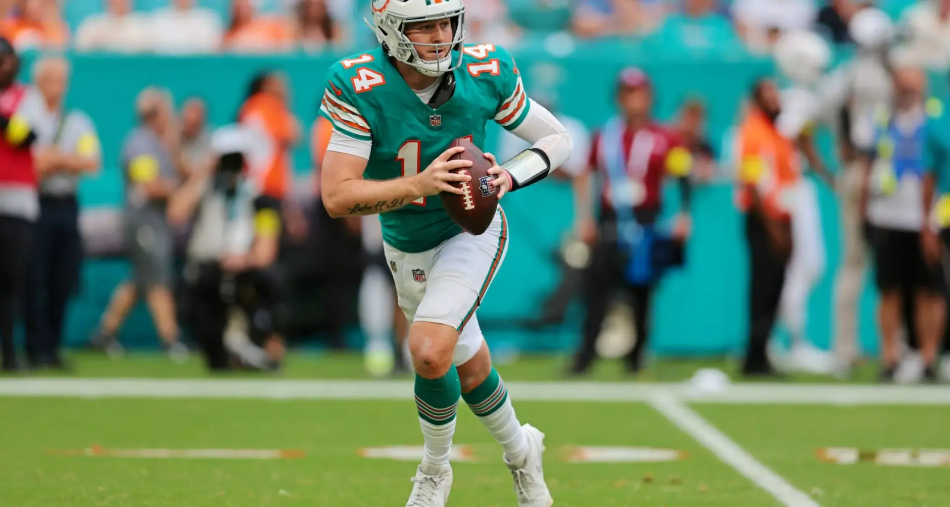 Buccaneers vs. Dolphins Preview, Picks, and Prediction