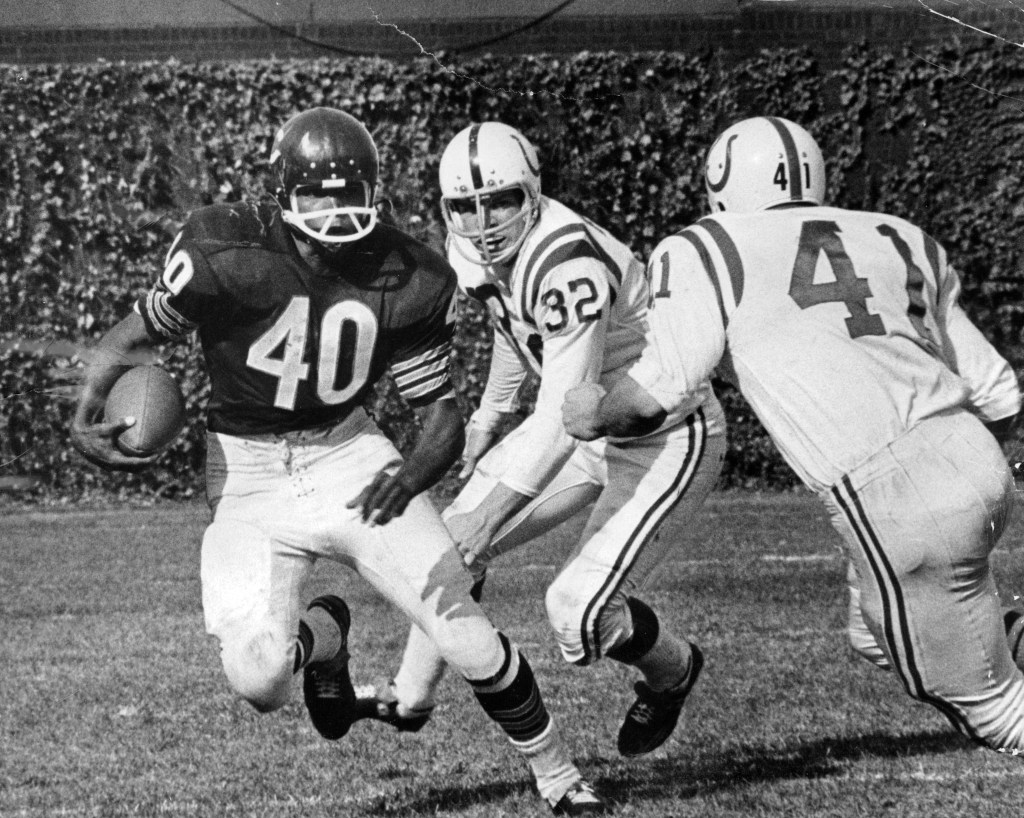 Gale Sayers deserves to be celebrated