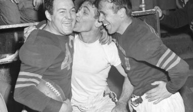 Bears defeated the New York Giants 24-14 to win team's 7th NFL title