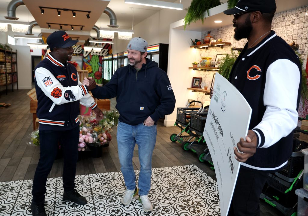 Chicago Bears honor Matt DeMateo with Inspire Change Changemakers Award