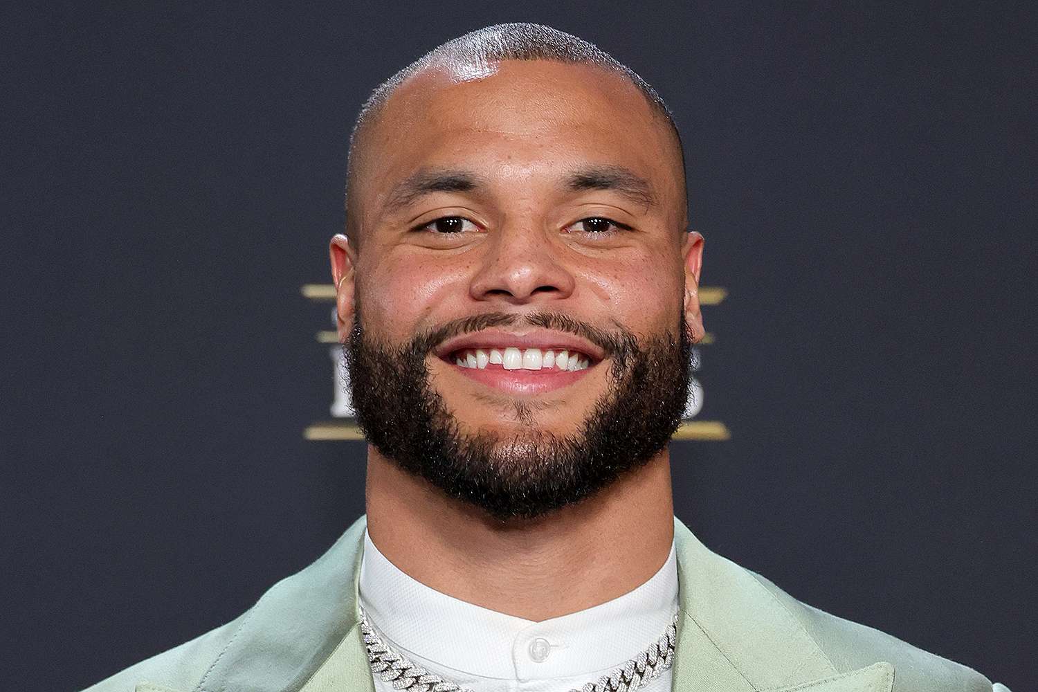 Dak Prescott Talks His Teammates into Big Christmas Bonuses for Cowboys Staff