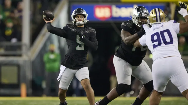 Raiders trade projected with Giants to draft franchise QB to replace Geno Smith image