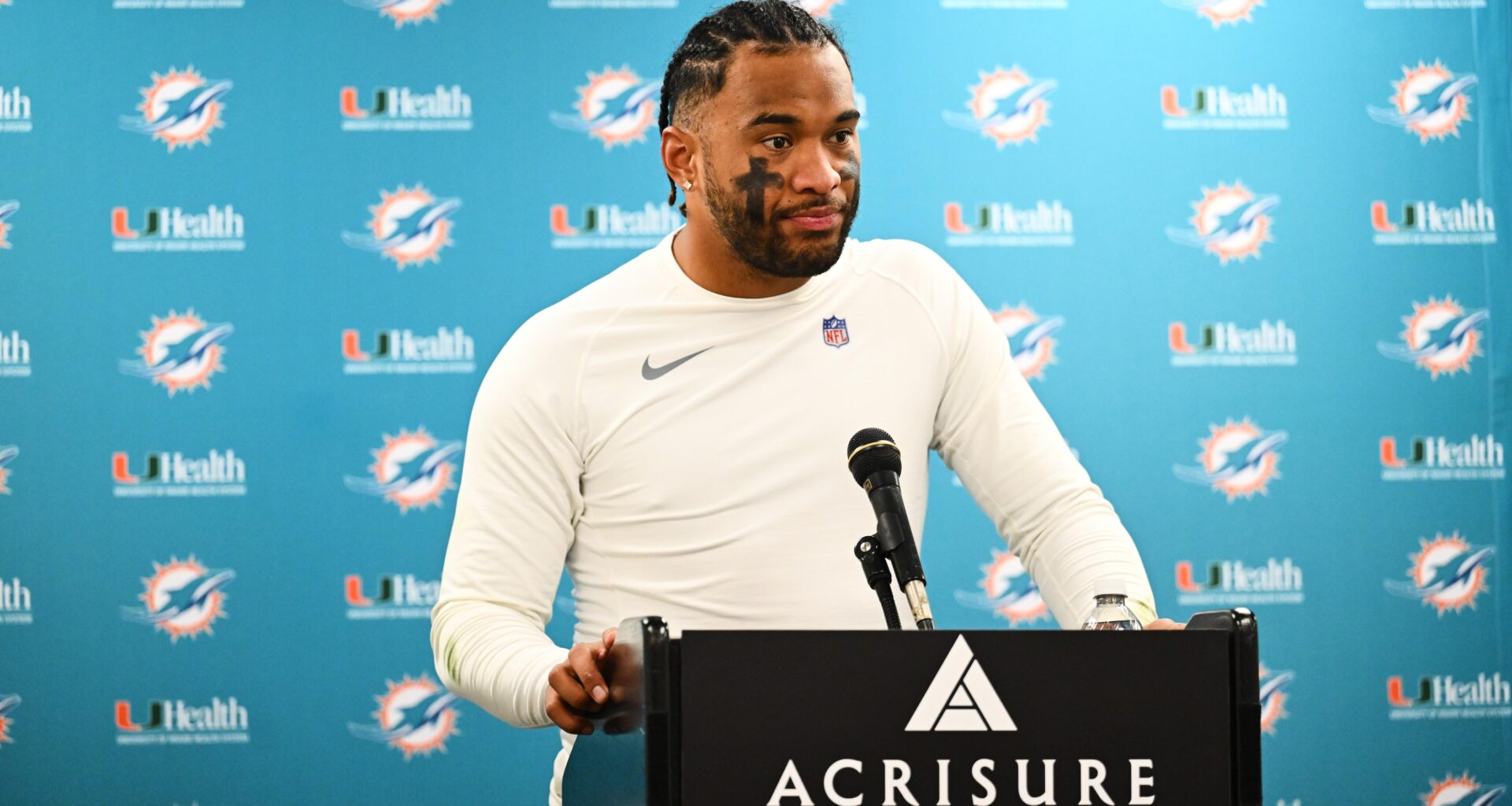 Tua Tagovailoa's Reaction to Dolphins Benching for Quinn Ewers Detailed in Report