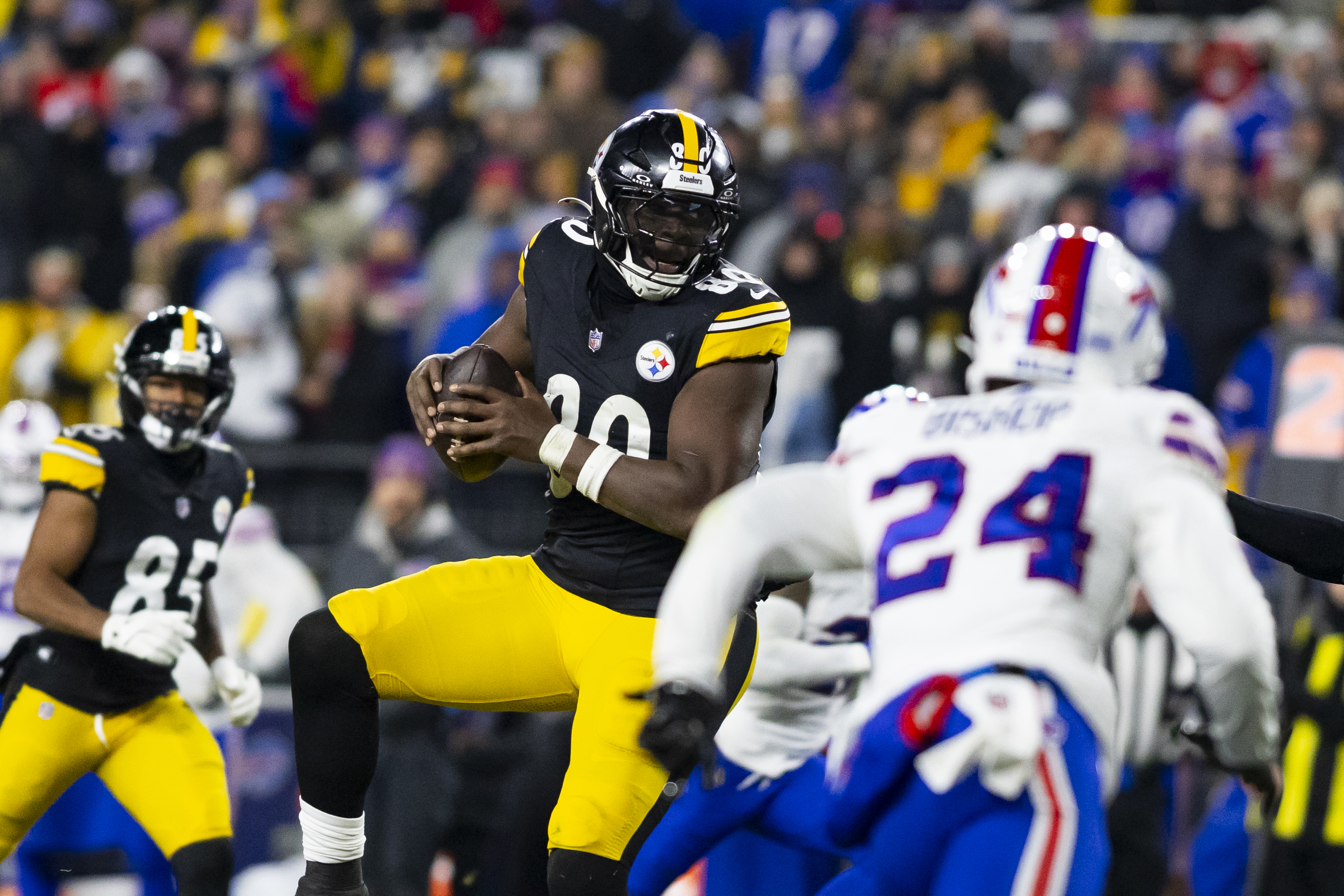 Pittsburgh Steelers tight end Darnell Washington (80) in-game. Pittsburgh Steelers vs. Buffalo BillsKylee Surike | Special to PennLive
