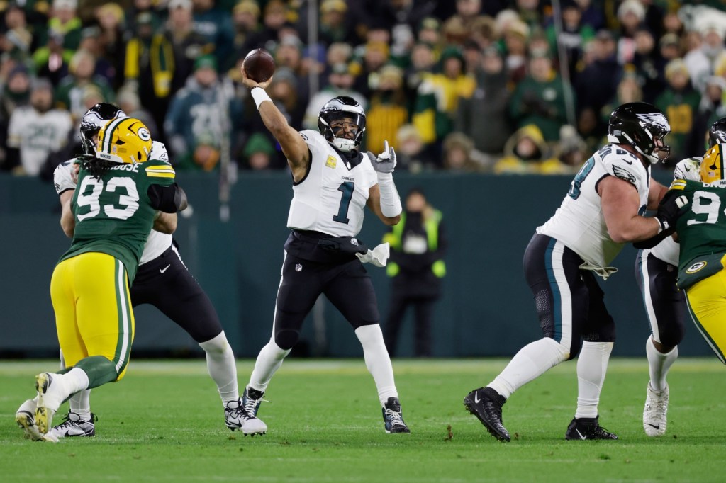 Eagles' offense may have found an identity — and joy