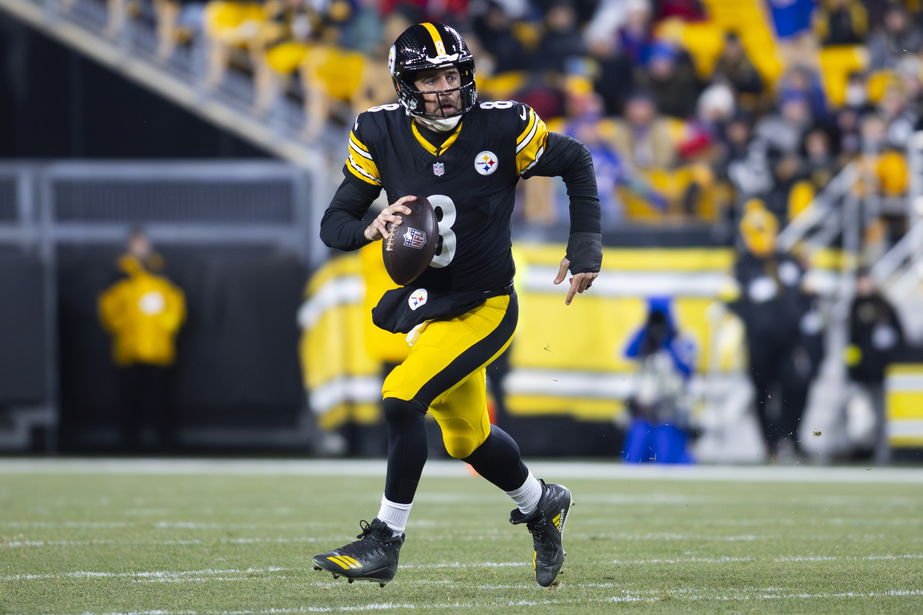 Pittsburgh Steelers quarterback Aaron Rodgers (8) in-game. Pittsburgh Steelers vs. Buffalo BillsKylee Surike | Special to PennLive