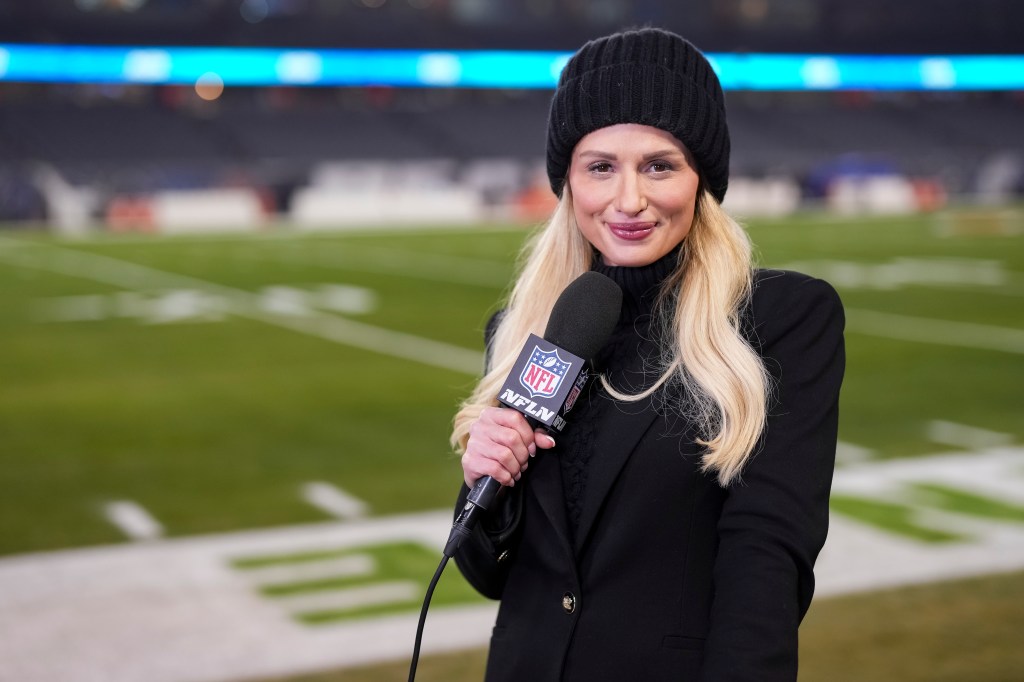 Jane Slater covering a Seahawks-Bears game on Dec. 26, 2024.