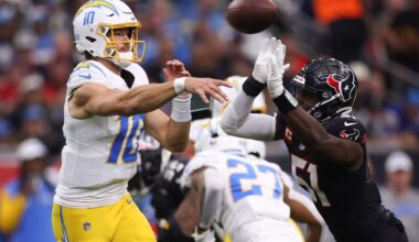 NFL Saturday watch guide: Texans at Chargers, Ravens at Packers, playoff stakes