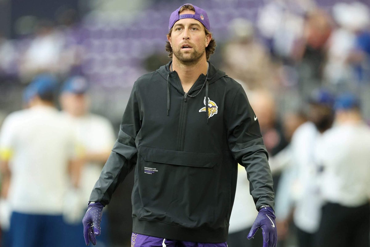 Vikings waive veteran WR Adam Thielen after he requests release