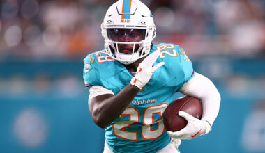 MIAMI GARDENS, FLORIDA - OCTOBER 30: De'Von Achane #28 of the Miami Dolphins carries the ball against the Baltimore Ravens during the first half of the game at Hard Rock Stadium on October 30, 2025 in Miami Gardens, Florida. (Photo by Megan Briggs/Getty Images)
