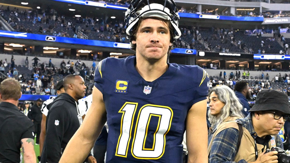 Justin Herbert to undergo hand surgery, might miss start vs Eagles – NBC Sports Philadelphia