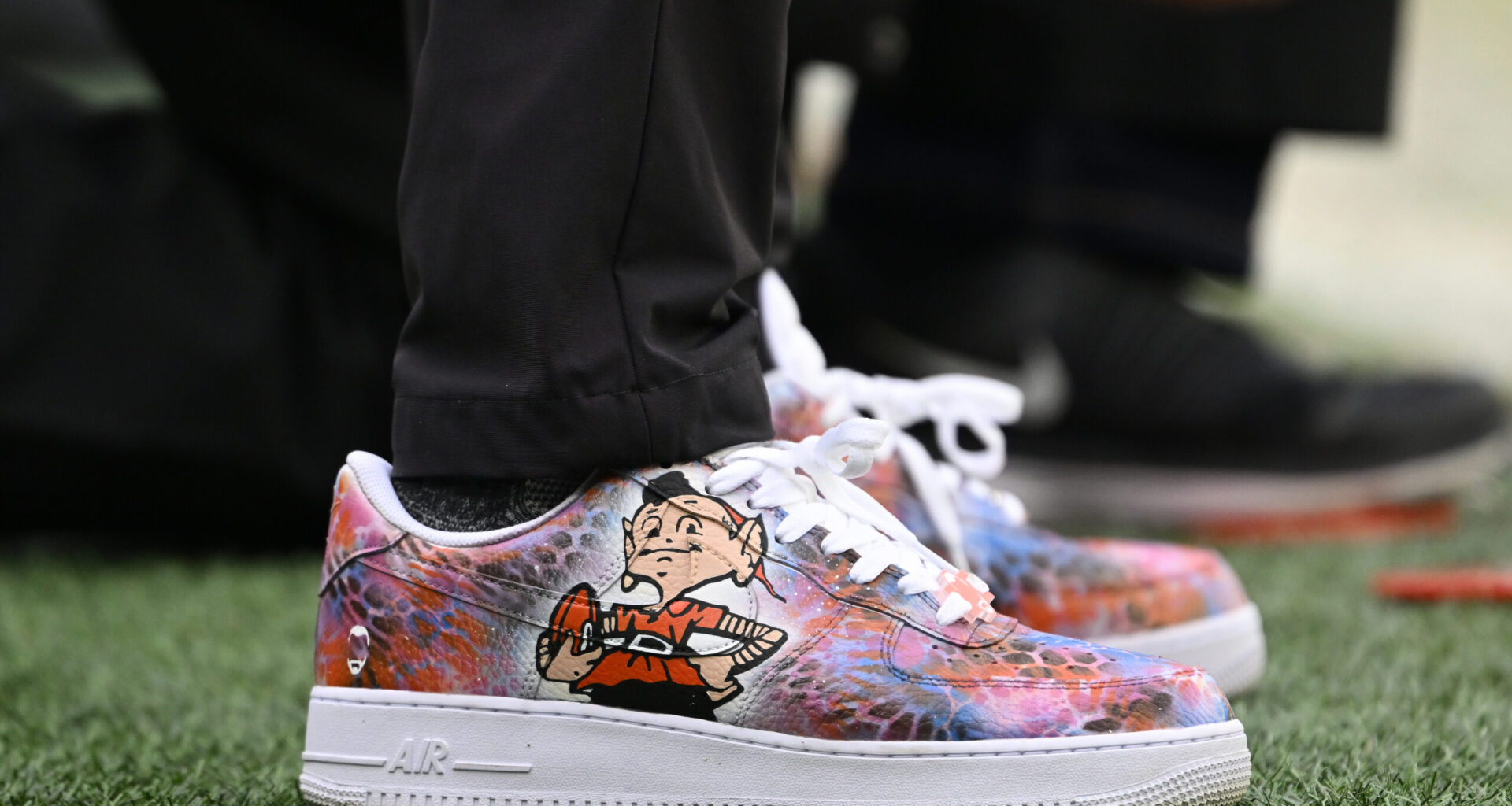 Analyst Floats Massive Trade Idea For Key Browns Player