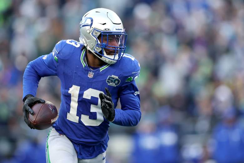 Ernest Jones makes a play during an NFL game.