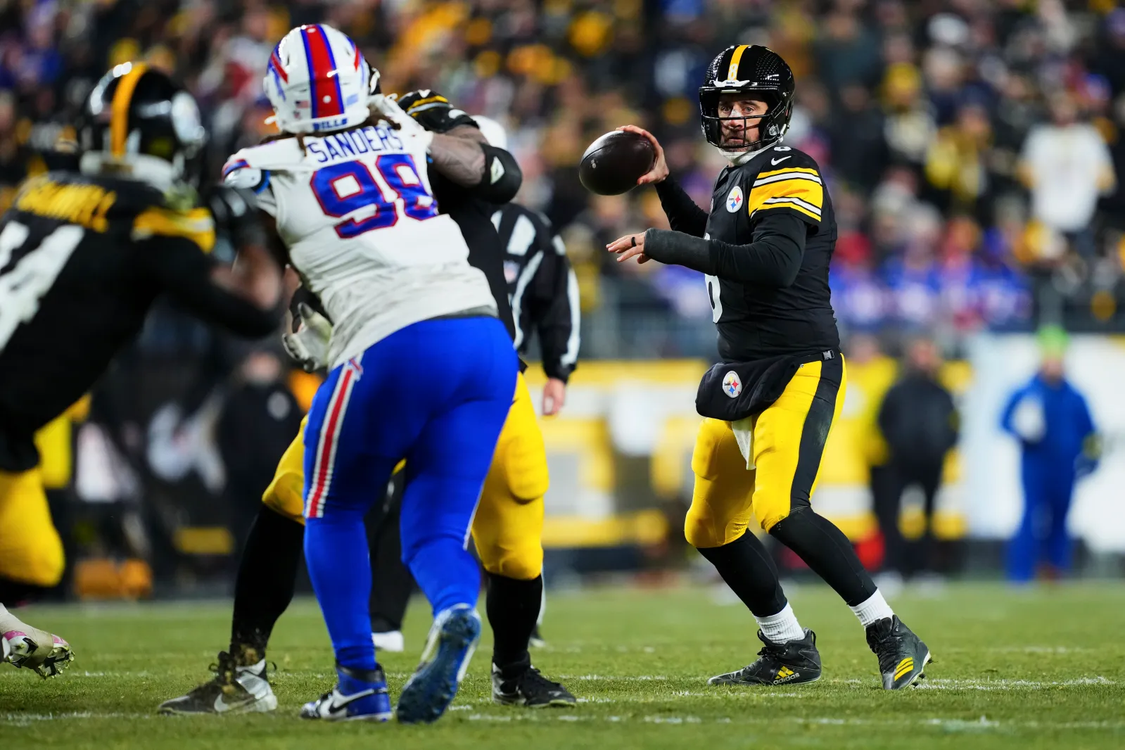 Steelers quarterback Aaron Rodgers