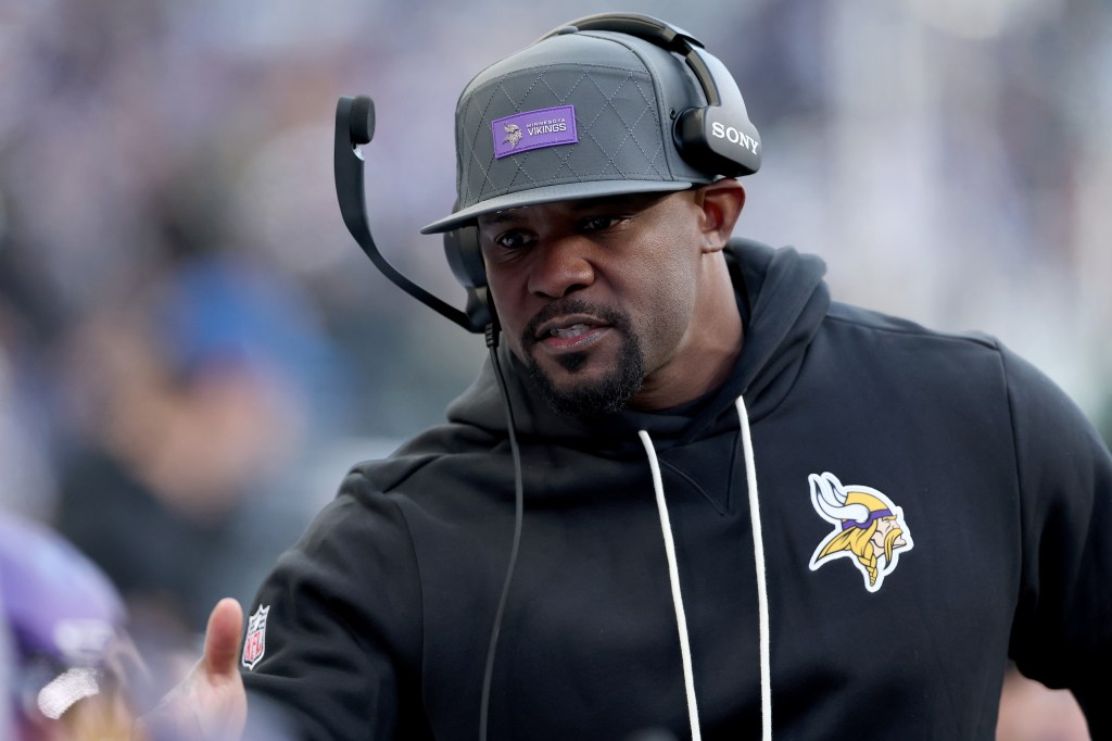 Vikings' Brian Flores, J.J. McCarthy have plenty motivation to stop Giant upset