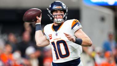 Denver Broncos v Las Vegas Raiders - NFL 2025