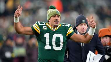 Chicago Bears v Green Bay Packers - NFL 2025