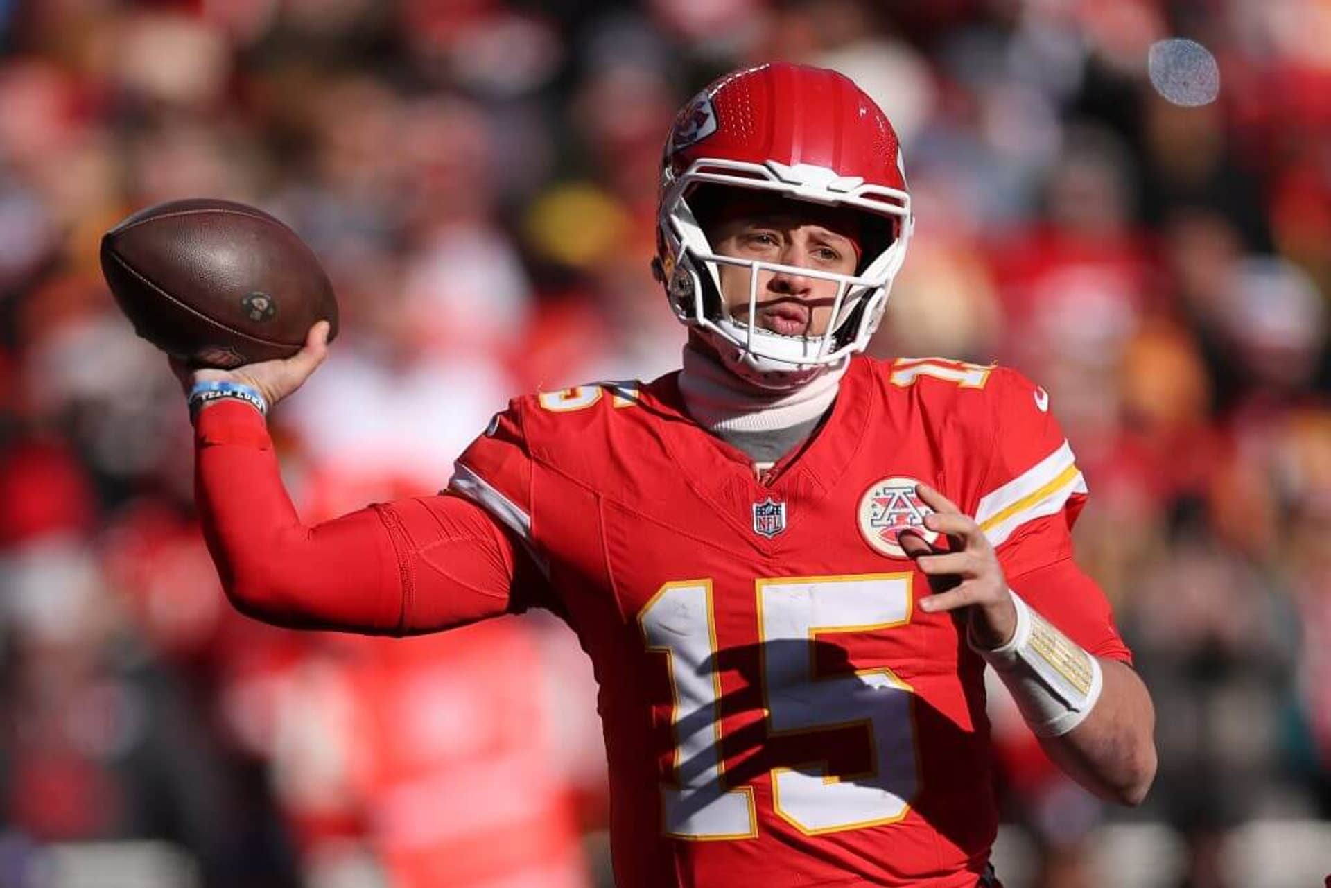 Patrick Mahomes #15 of the Kansas City Chiefs throws a pass during the second quarter against the Los Angeles Chargers
