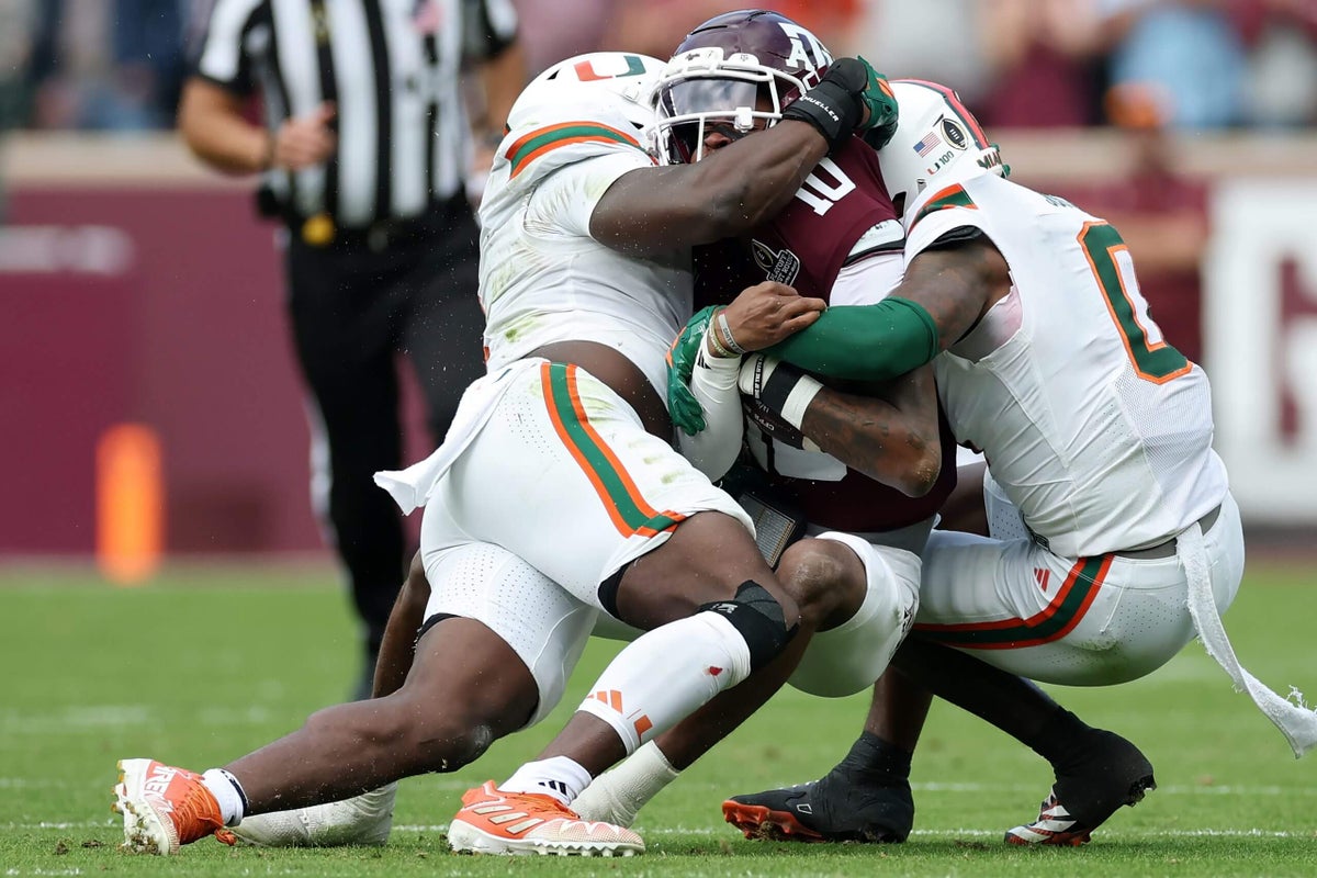 Notre Dame fans cry foul over low-scoring Texas A&M-Miami Playoff matchup